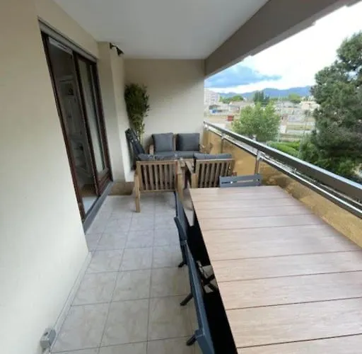 Appartement T3 Renove A 5 Min De La Plage - Frejus